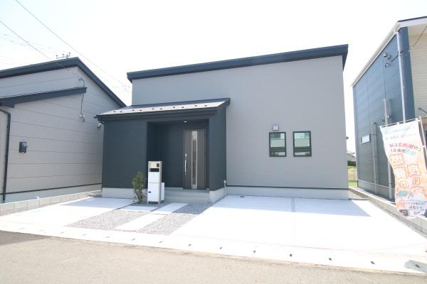 潮来市日の出5丁目23-3期　新築戸建て2号棟