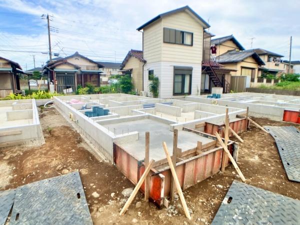 四街道市栗山1074番 新築分譲住宅 全3棟(前面道路含む現地写真)
