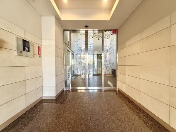 THENOBUTOHILLSFORESTCOURT