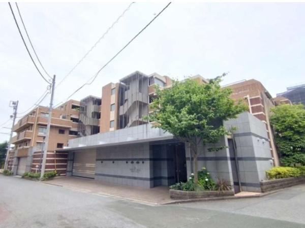 THENOBUTOHILLSFORESTCOURT