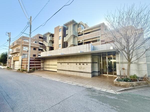 THENOBUTOHILLSFORESTCOURT