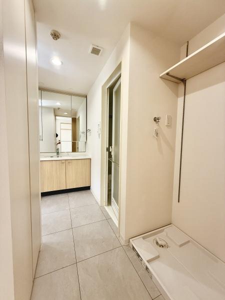 THENOBUTOHILLSFORESTCOURT