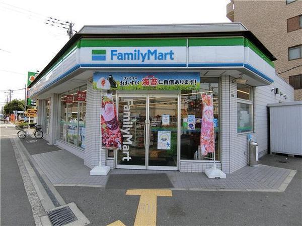 シャトーサンパークスクエア(ファミリーマート鶴見今津北店)