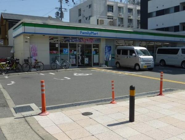 ルネ・パークプラザ(ファミリーマート島屋三丁目店)