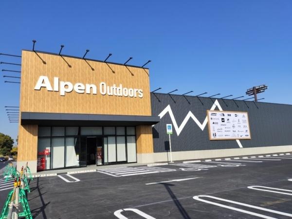 ネオコーポ鶴見緑地(アルペンアウトドアーズ鶴見緑地公園店)