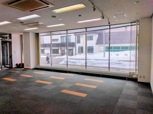 旭川一棟ビルと更地（駐車場）一括売却