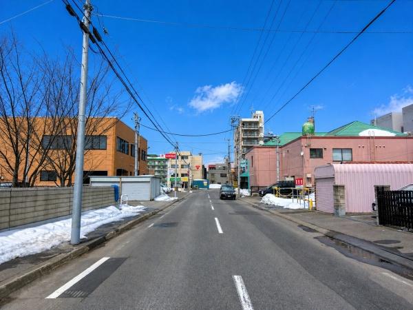 旭川一棟ビルと更地（駐車場）一括売却