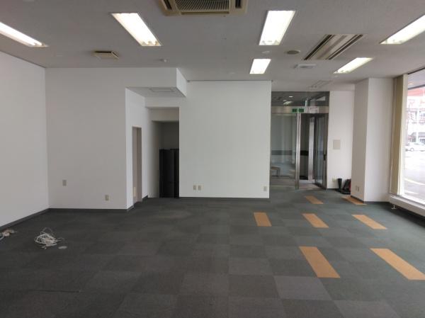 旭川一棟ビルと更地（駐車場）一括売却