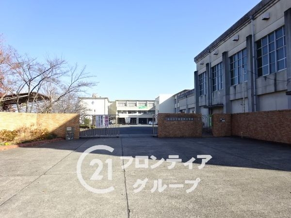 香芝市関屋北2丁目の中古一戸建て(中学校)