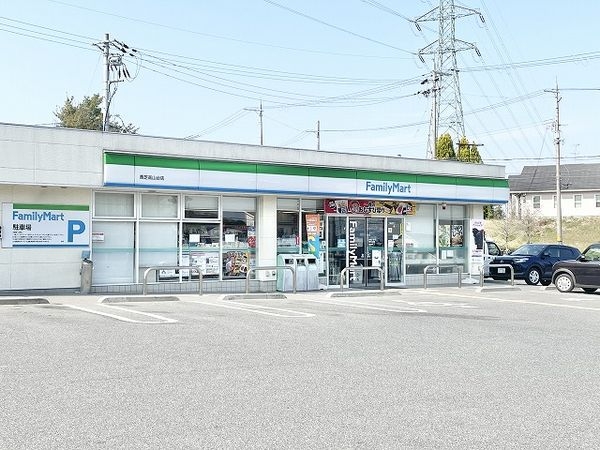 香芝市関屋北2丁目の中古一戸建て(コンビニ)