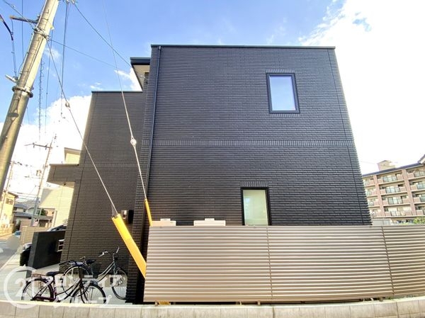 奈良市三松２丁目の中古一戸建て