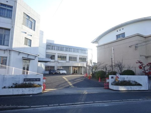 コスモ橿原神宮前 中古マンション(小学校)