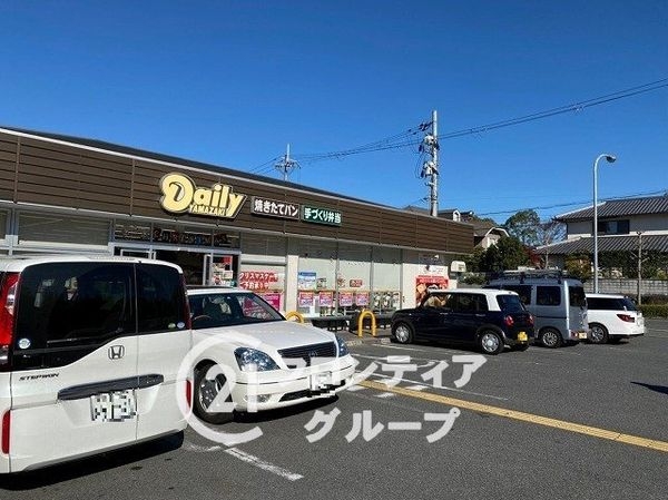 ピアッツァコート平城山　中古マンション(デイリーヤマザキ奈良ビバリーヒルズ店)