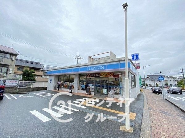 生駒市桜ケ丘の中古一戸建て(ローソン生駒谷田町店)