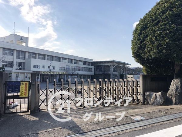北葛城郡上牧町桜ケ丘3丁目の中古一戸建て(上牧町立上牧第二小学校)