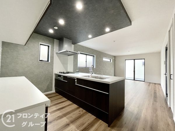 天理市勾田町　新築一戸建て　１２号地