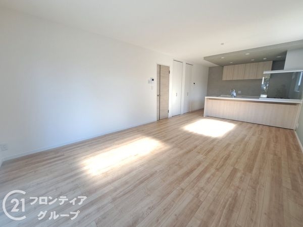天理市勾田町　新築一戸建て　１８号地