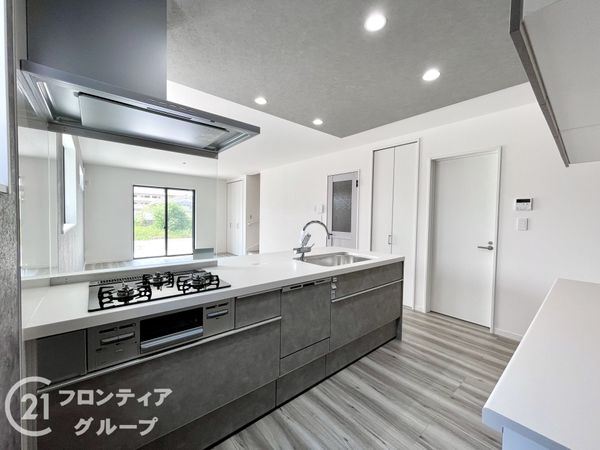 天理市勾田町　新築一戸建て　１１号地