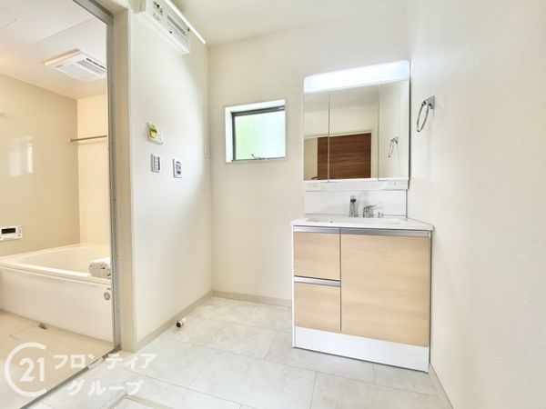 磯城郡川西町大字結崎　新築一戸建て　１３期　１号棟