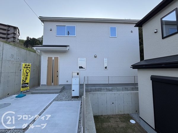 生駒市仲之町　新築一戸建て　１期　２号棟