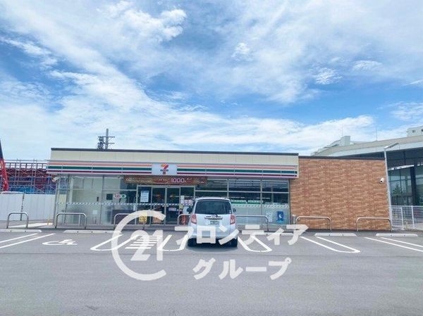 ローレルスクエア木津川台第1期4番館 中古マンション(セブンイレブン木津川台6丁目店)