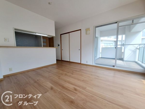 ローレルスクエア木津川台第１期４番館　中古マンション