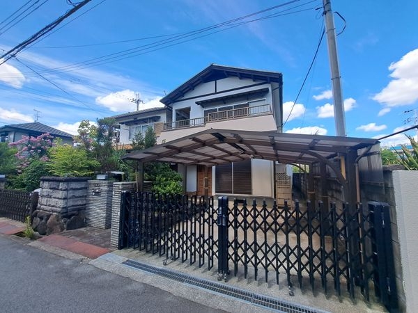 生駒郡平群町吉新３丁目　中古一戸建て