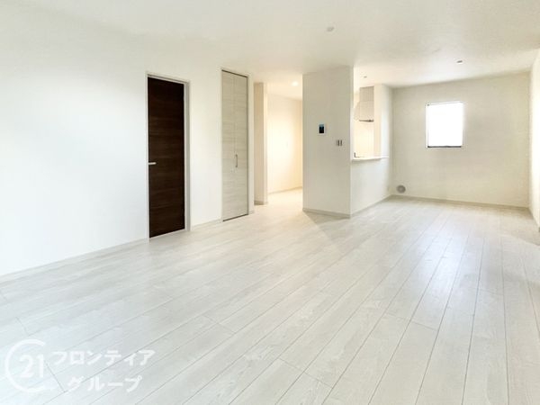 奈良県大和高田市大字吉井　新築一戸建て　５期　３号棟