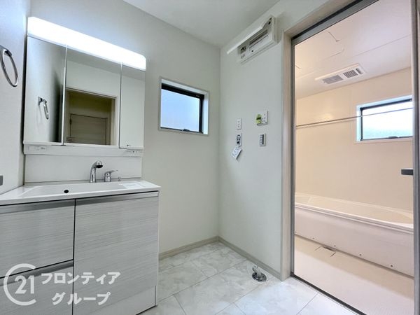 生駒郡斑鳩町龍田西３丁目　新築一戸建て　４期　１号棟