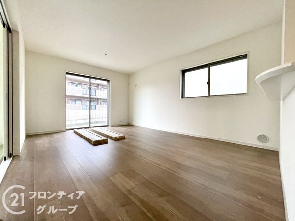 生駒郡斑鳩町龍田西３丁目　新築一戸建て　４期　１号棟