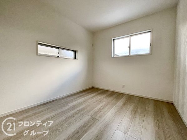 大和高田市大字大中　新築一戸建て
