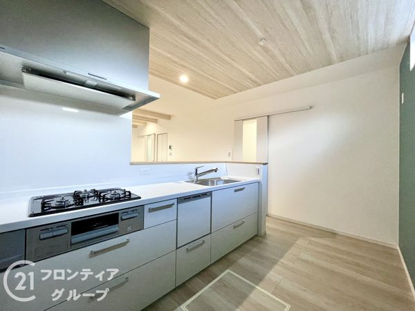 大和高田市大字大中　新築一戸建て