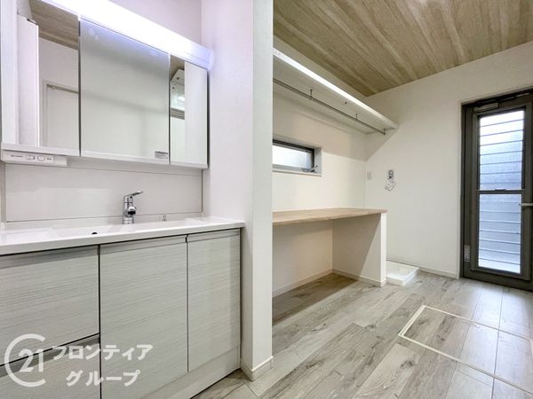 大和高田市大字大中　新築一戸建て