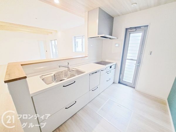 桜井市大字粟殿　新築一戸建て　全３区画　３号棟
