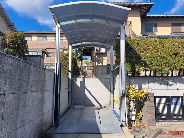 生駒市白庭台５丁目の中古一戸建て