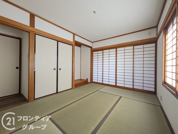 香芝市逢坂８丁目の中古一戸建て