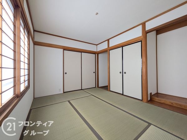 香芝市逢坂８丁目の中古一戸建て