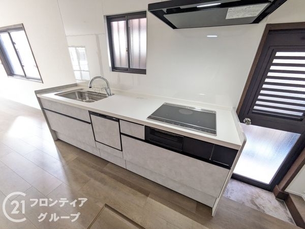 香芝市逢坂８丁目の中古一戸建て