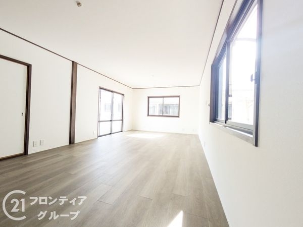 香芝市逢坂８丁目の中古一戸建て