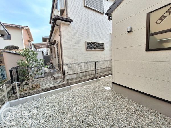 橿原市田中町　新築一戸建て　３期　２号棟