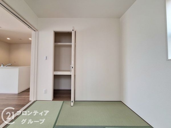 橿原市田中町　新築一戸建て　３期　２号棟