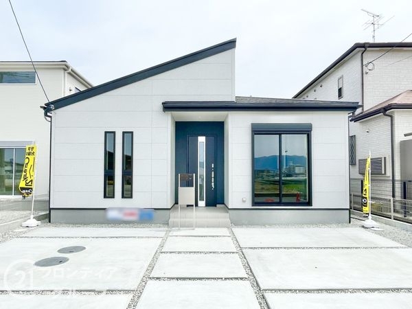橿原市田中町　新築一戸建て　３期　２号棟