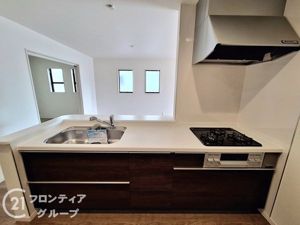 橿原市田中町　新築一戸建て　３期　２号棟