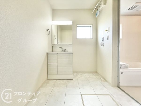 橿原市田中町　新築一戸建て　３期　１号棟