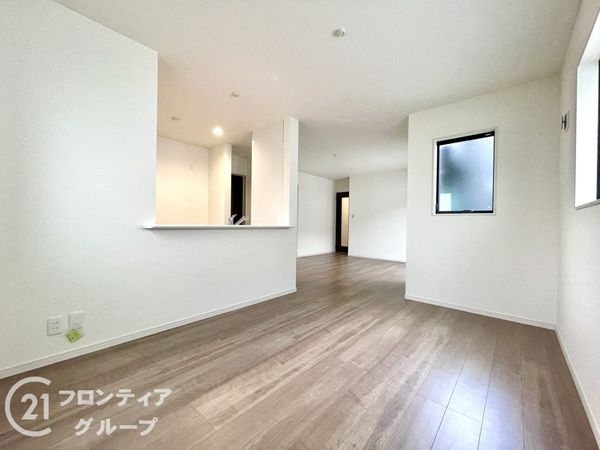 北葛城郡広陵町大字三吉　新築一戸建て　３期　２号棟