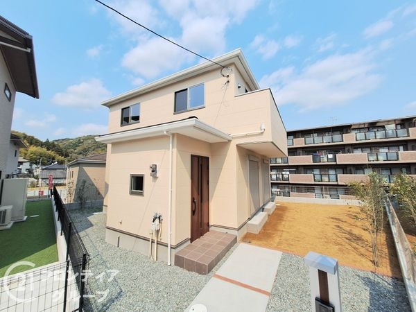 生駒郡斑鳩町龍田西３丁目　新築一戸建て　第７　１号棟