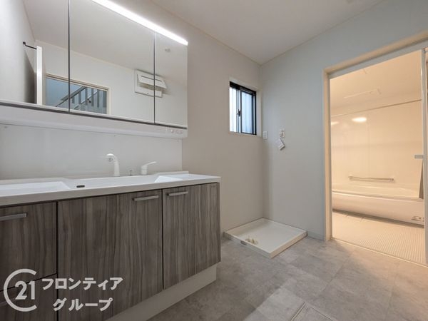 木津川市州見台６丁目　新築一戸建て　２期　２８号地