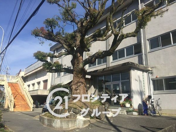 奈良市富雄元町1丁目の中古一戸建て(奈良市立富雄北小学校)