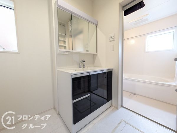 木津川市木津南後背　新築一戸建て　４期　全１区画