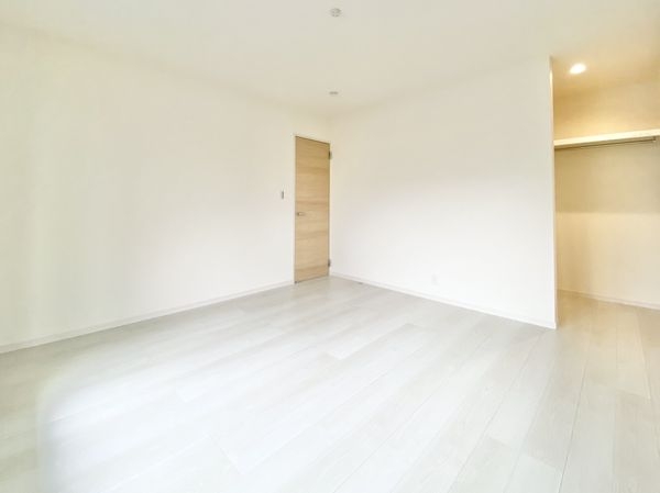 橿原市大久保町　新築一戸建て　２期　１号棟